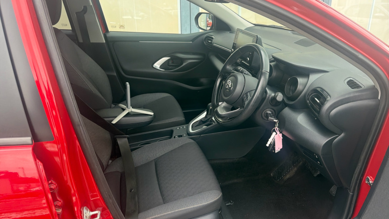 Toyota Yaris 1.5 Hybrid Design 5dr CVT Hybrid Hatchback